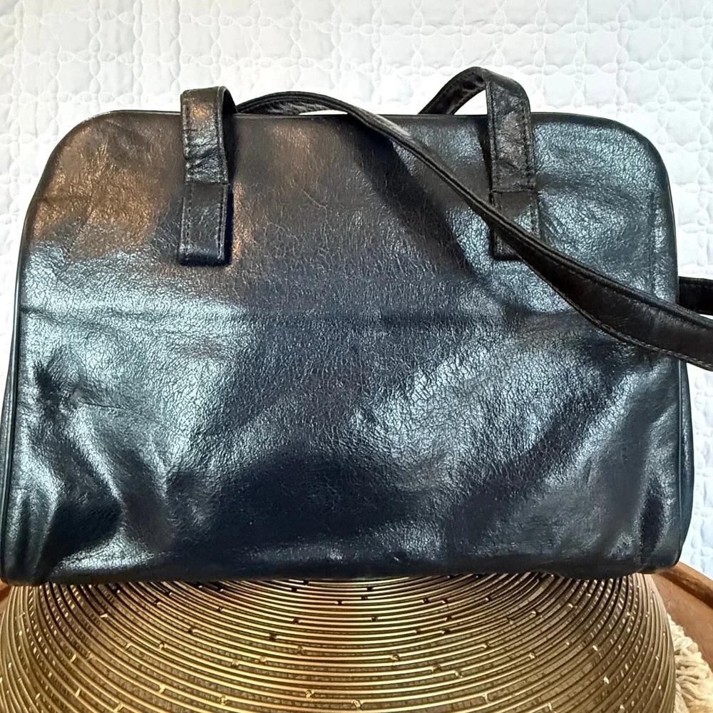 Vintage Black‎ Leather Handbag Triple Compartment Gold Kiss Lock Frame Satchel